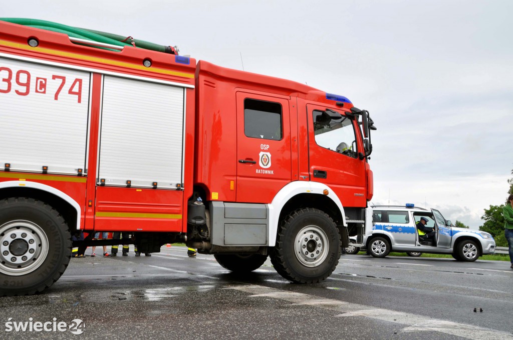 Dachował autokar, 9 osób w szpitalach