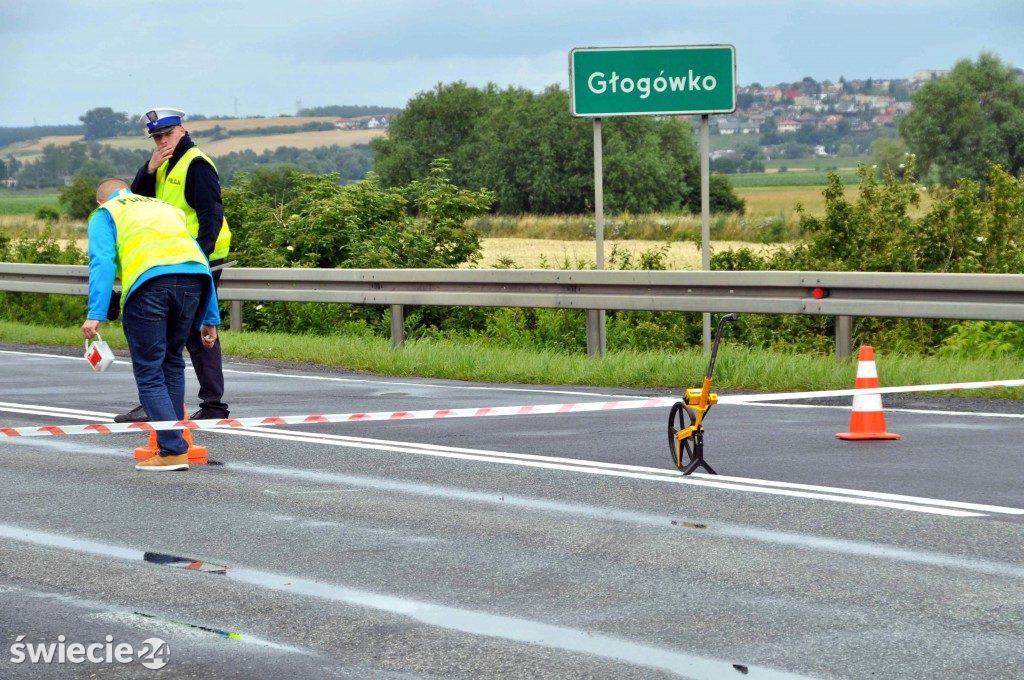 Dachował autokar, 9 osób w szpitalach