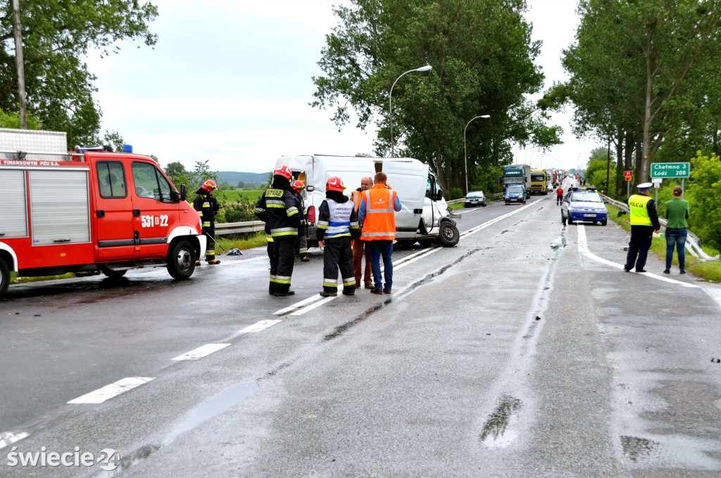 Dachował autokar, 9 osób w szpitalach