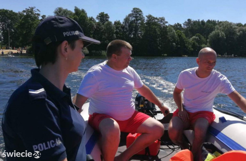 Patrole na wodzie - policji i ratowników