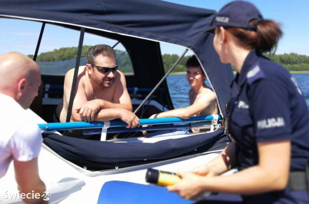 Patrole na wodzie - policji i ratowników