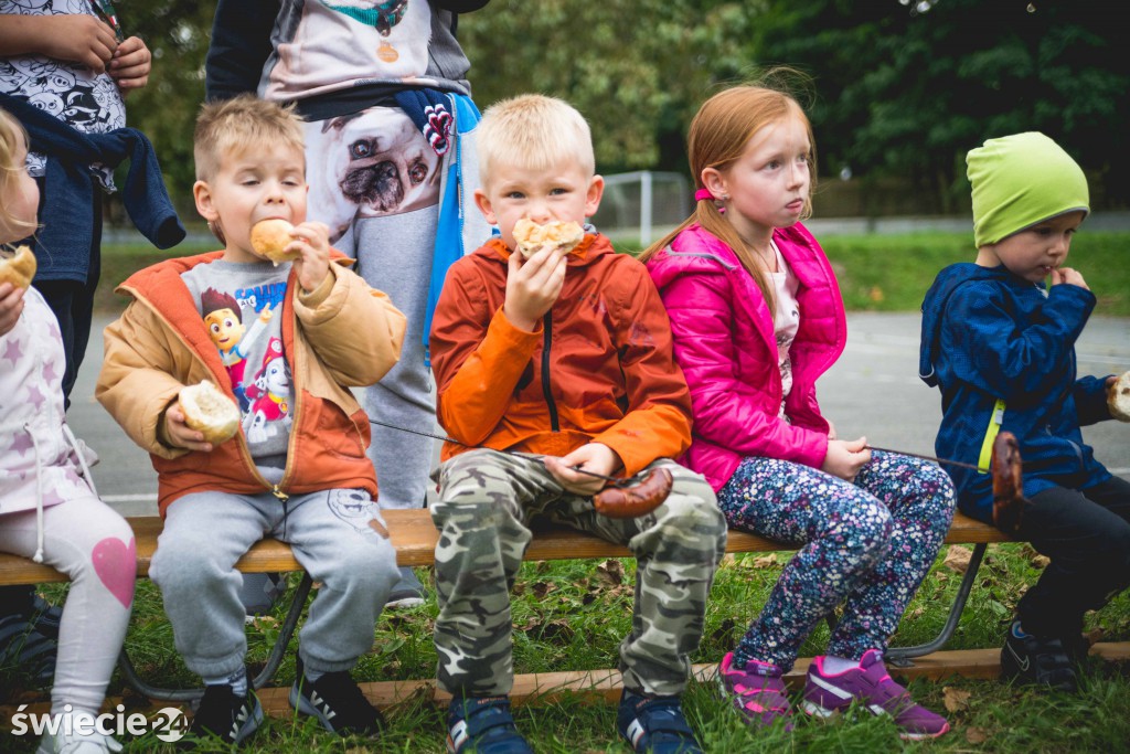 Uczniowie SP 5 sprzątali okolicę