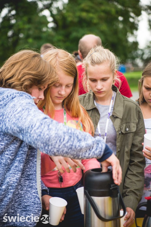 Uczniowie SP 5 sprzątali okolicę