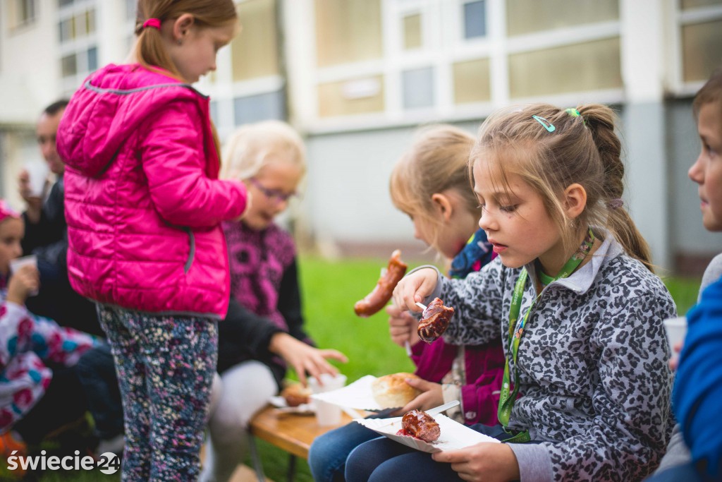 Uczniowie SP 5 sprzątali okolicę