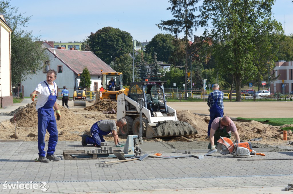 Boisko przy jedynce zazieleniło się