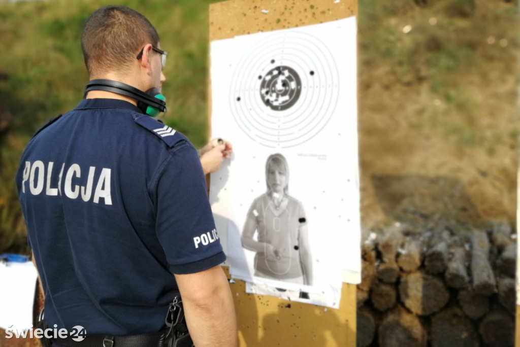 Policjanci trenowali na strzelnicy