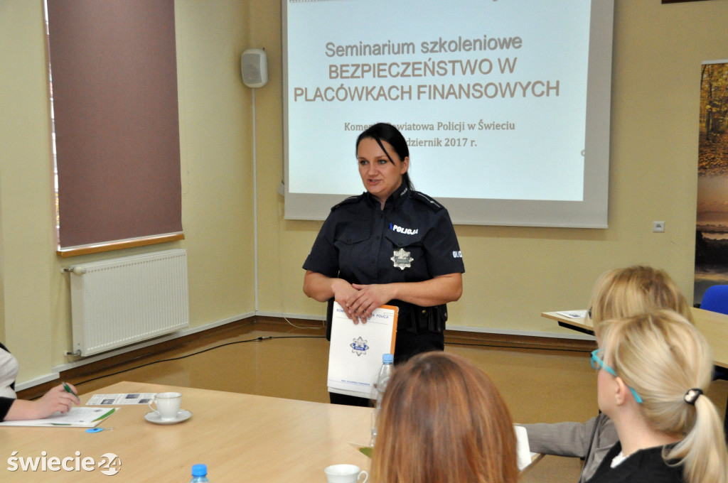 Policja szkoli bankowców