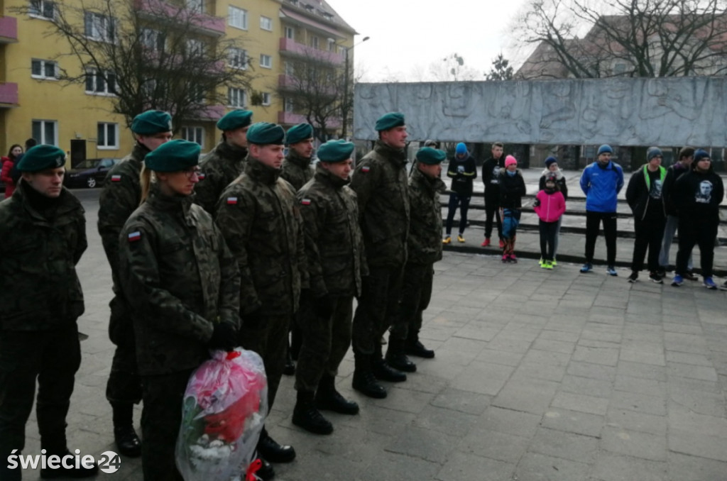 Policjanci ze Świecia biegli ?Tropem Wilczym?