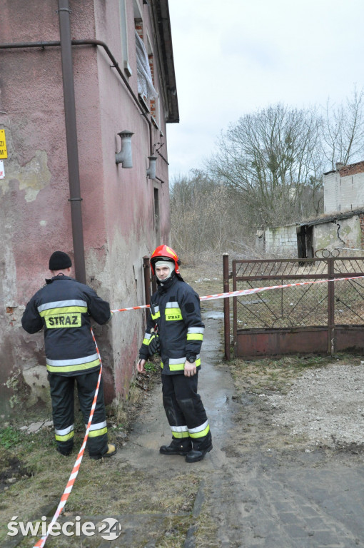 Bezdomni zaprószyli ogień w budynku