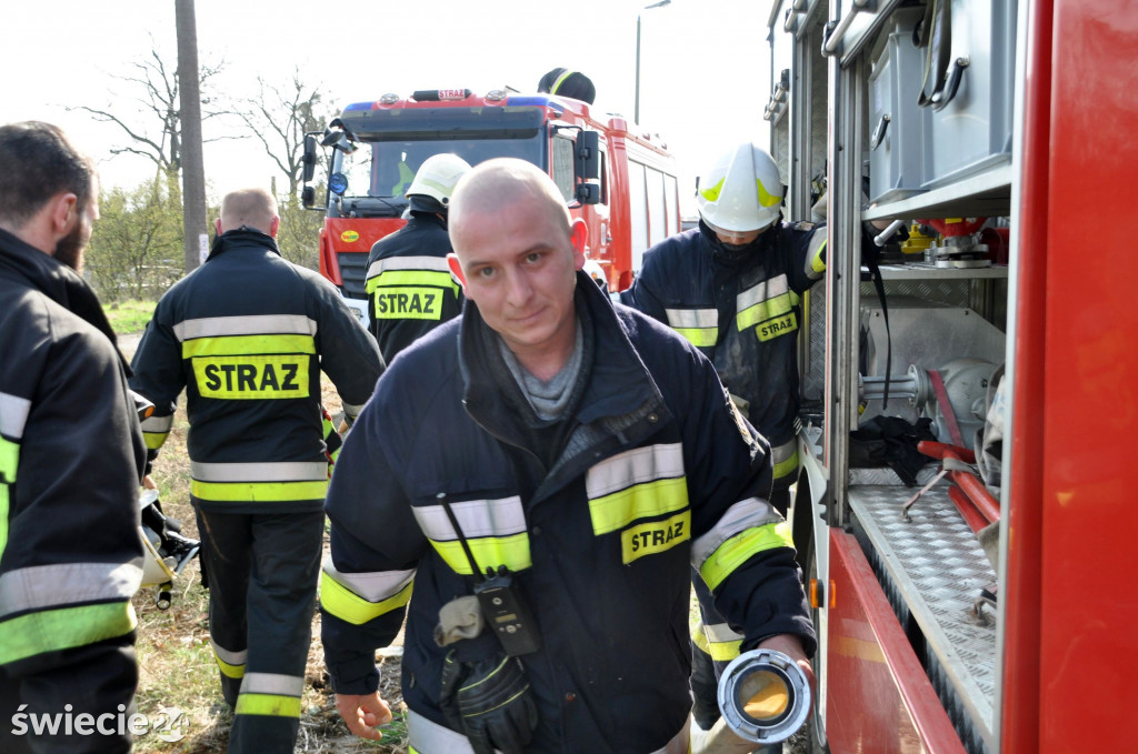 Gaszenie trawy w Przechowie