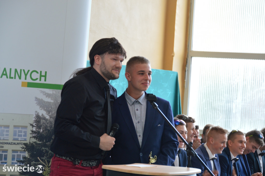 Maturzyści odebrali świadectwa