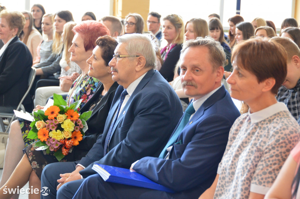 Maturzyści odebrali świadectwa