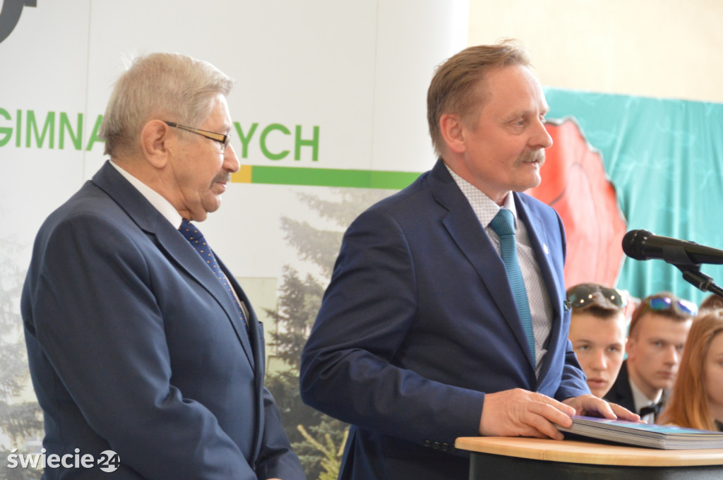 Maturzyści odebrali świadectwa