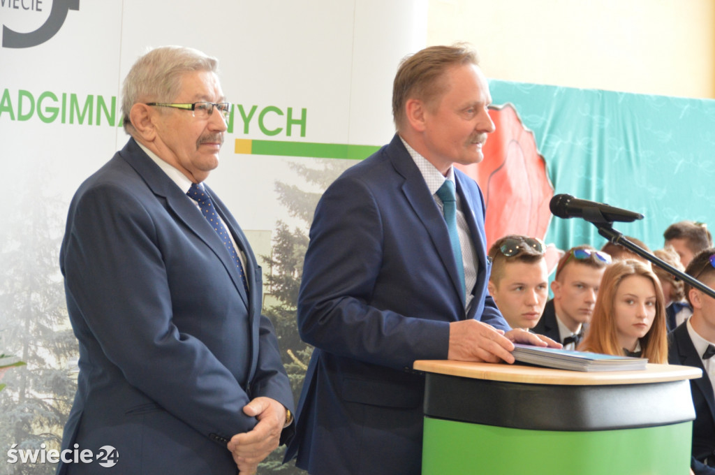 Maturzyści odebrali świadectwa