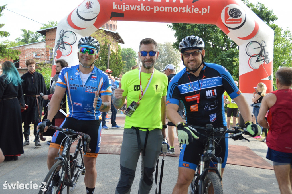 830 biegaczy stanęło na starcie!