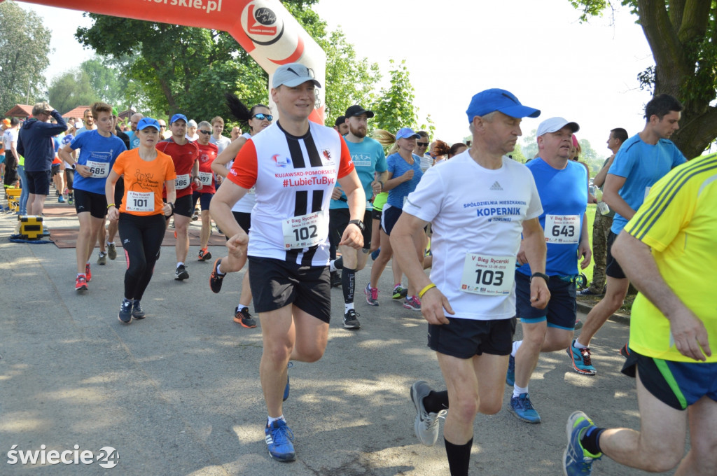 830 biegaczy stanęło na starcie!