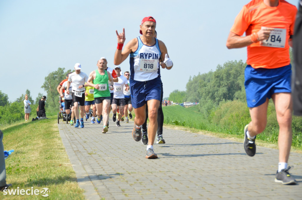 830 biegaczy stanęło na starcie!