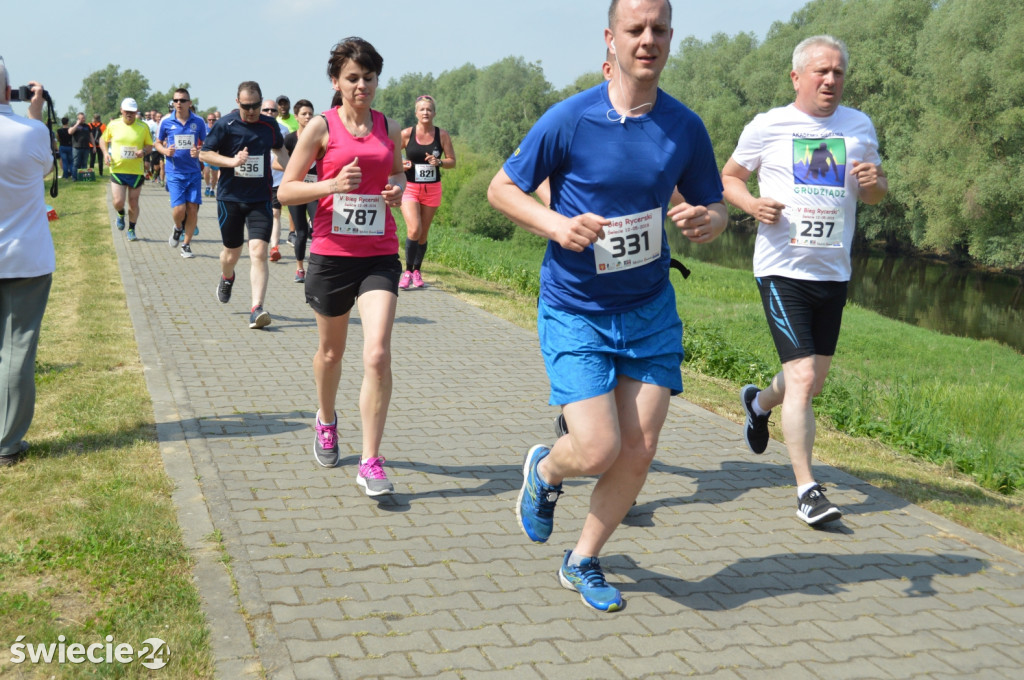 830 biegaczy stanęło na starcie!
