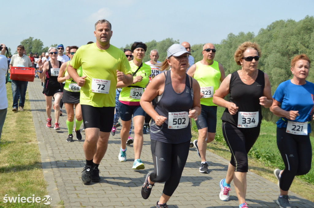 830 biegaczy stanęło na starcie!
