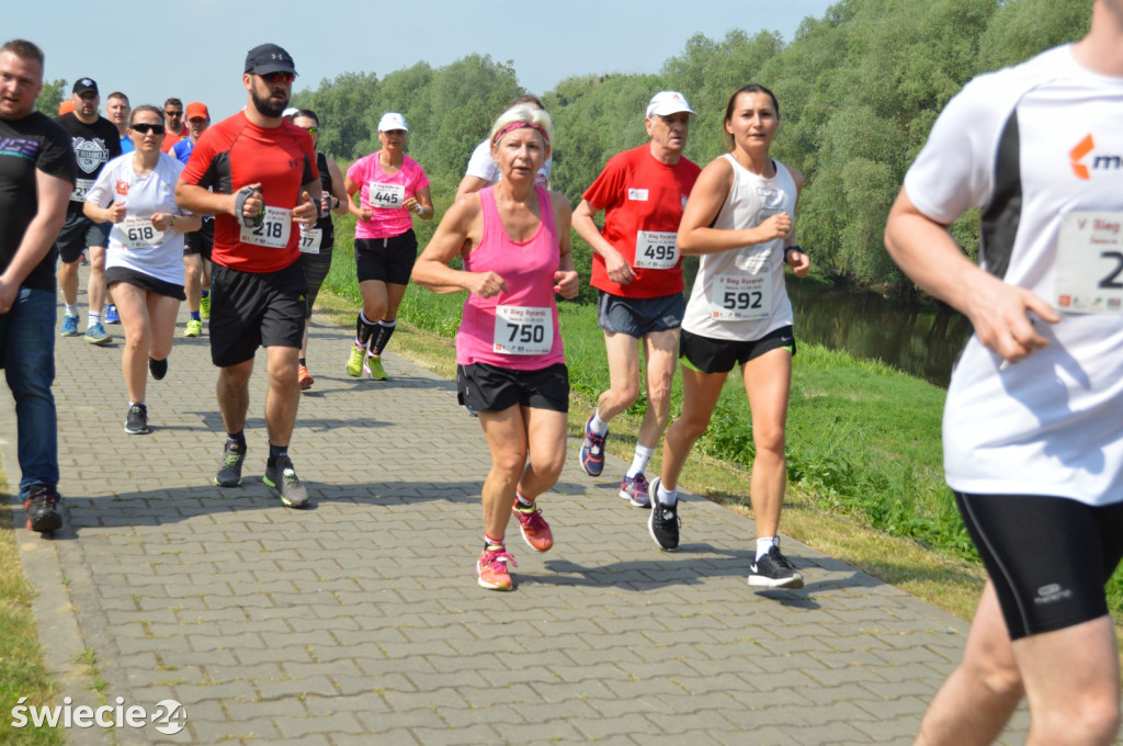 830 biegaczy stanęło na starcie!