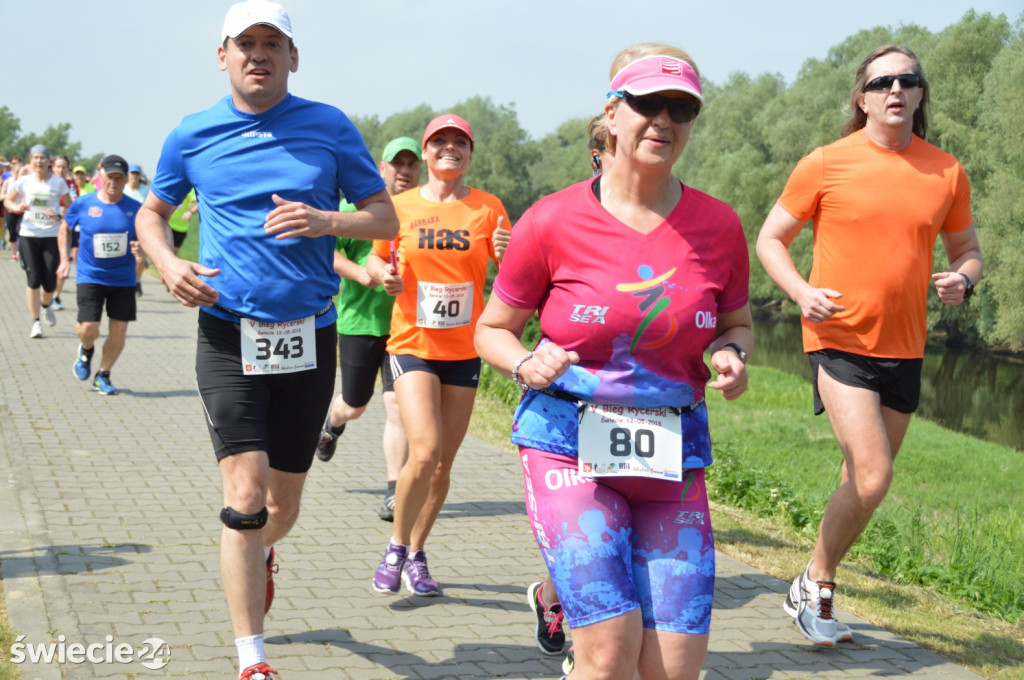 830 biegaczy stanęło na starcie!