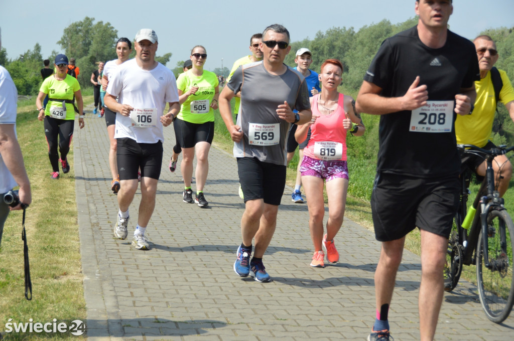 830 biegaczy stanęło na starcie!