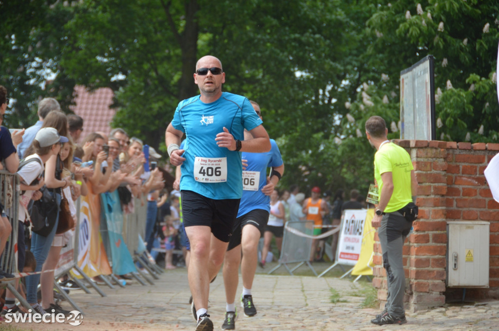 830 biegaczy stanęło na starcie!