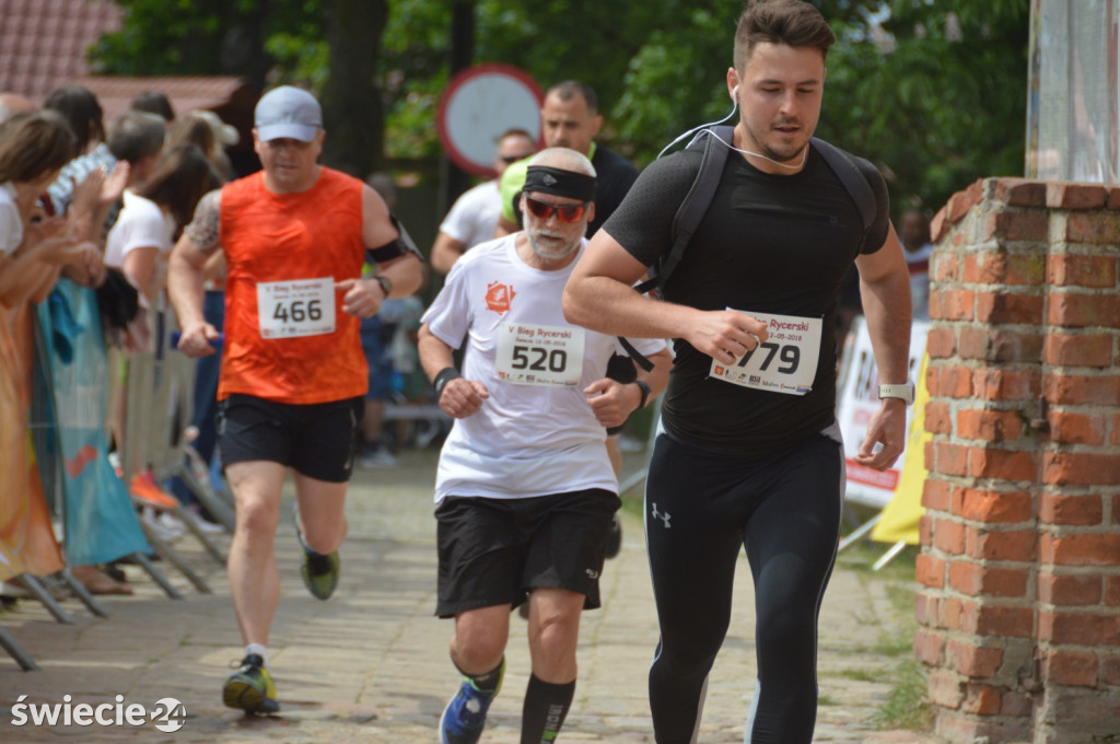 830 biegaczy stanęło na starcie!