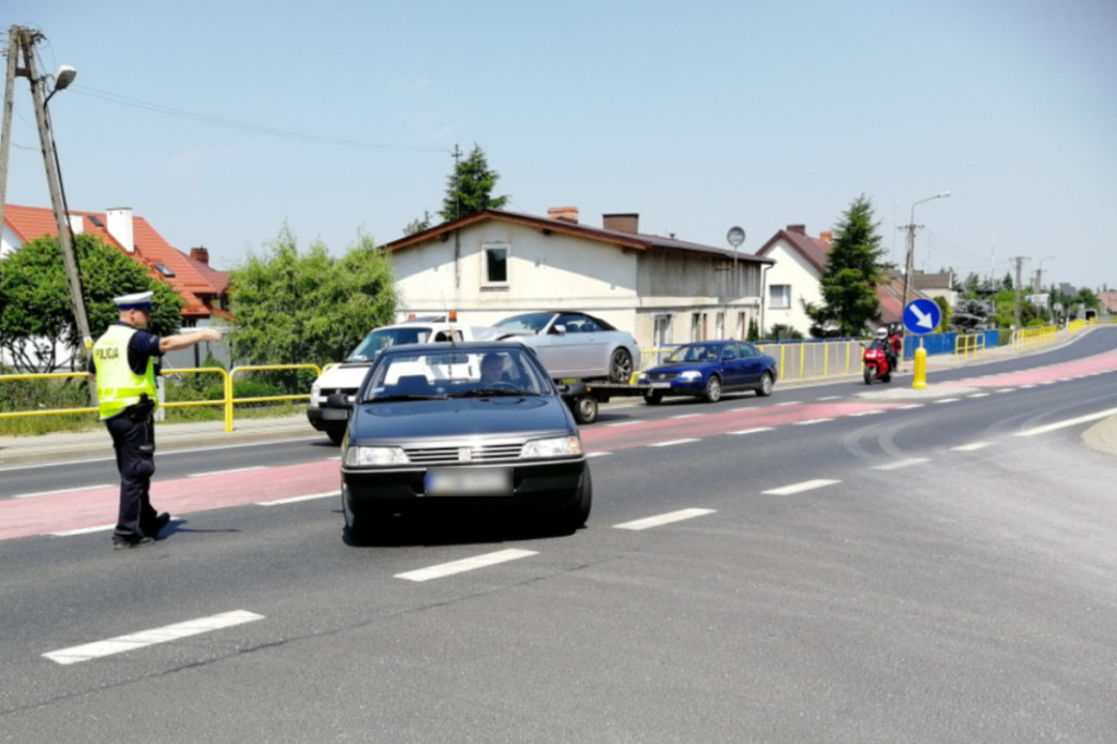 Zdejmij nogę z gazu. Wszędzie pełno policji