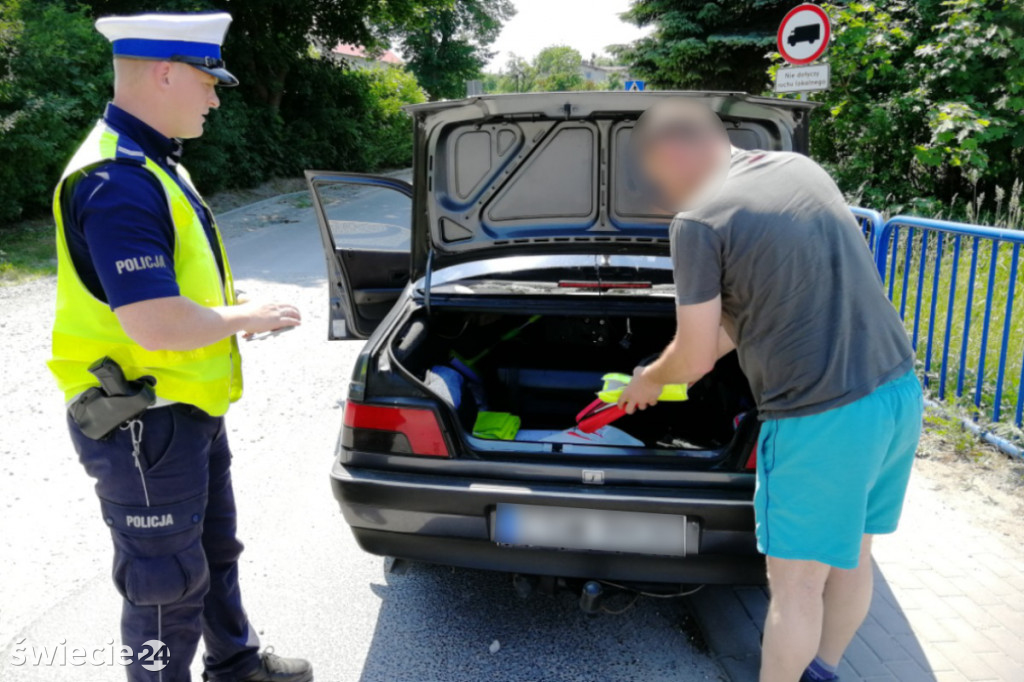 Zdejmij nogę z gazu. Wszędzie pełno policji