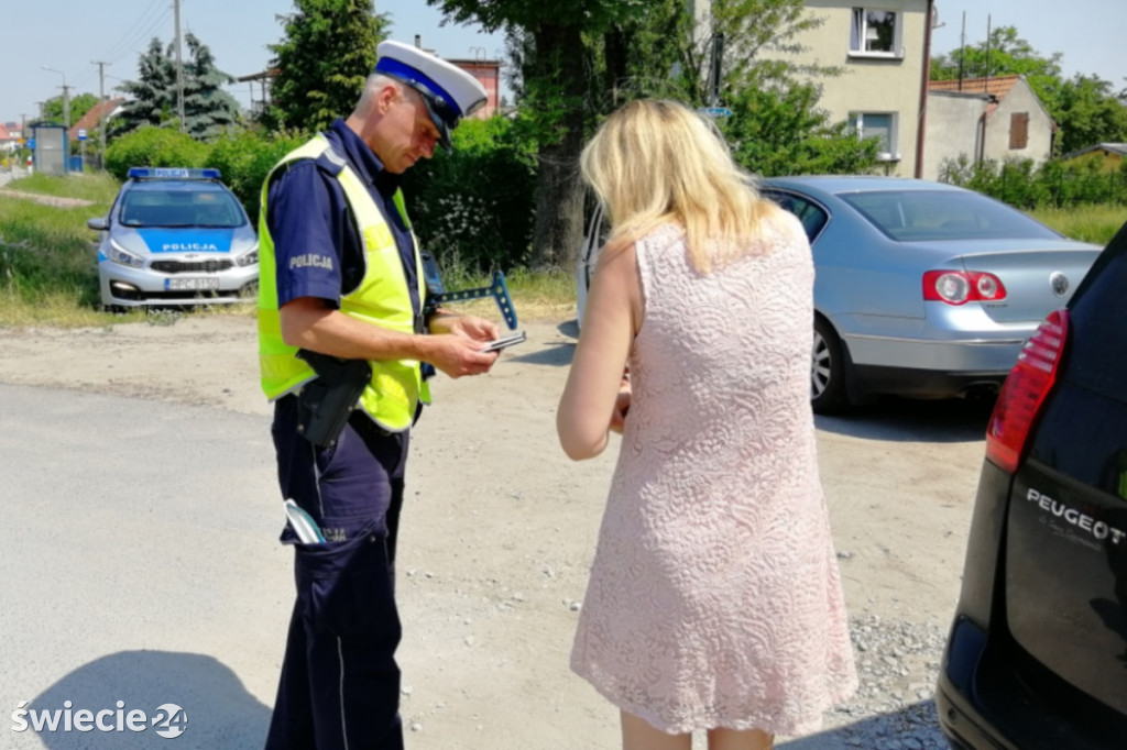 Zdejmij nogę z gazu. Wszędzie pełno policji