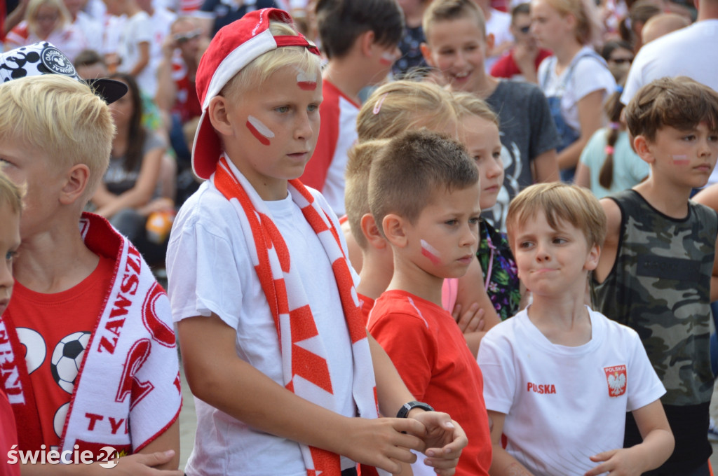 Tłum kibiców zawiedziony grą Polaków