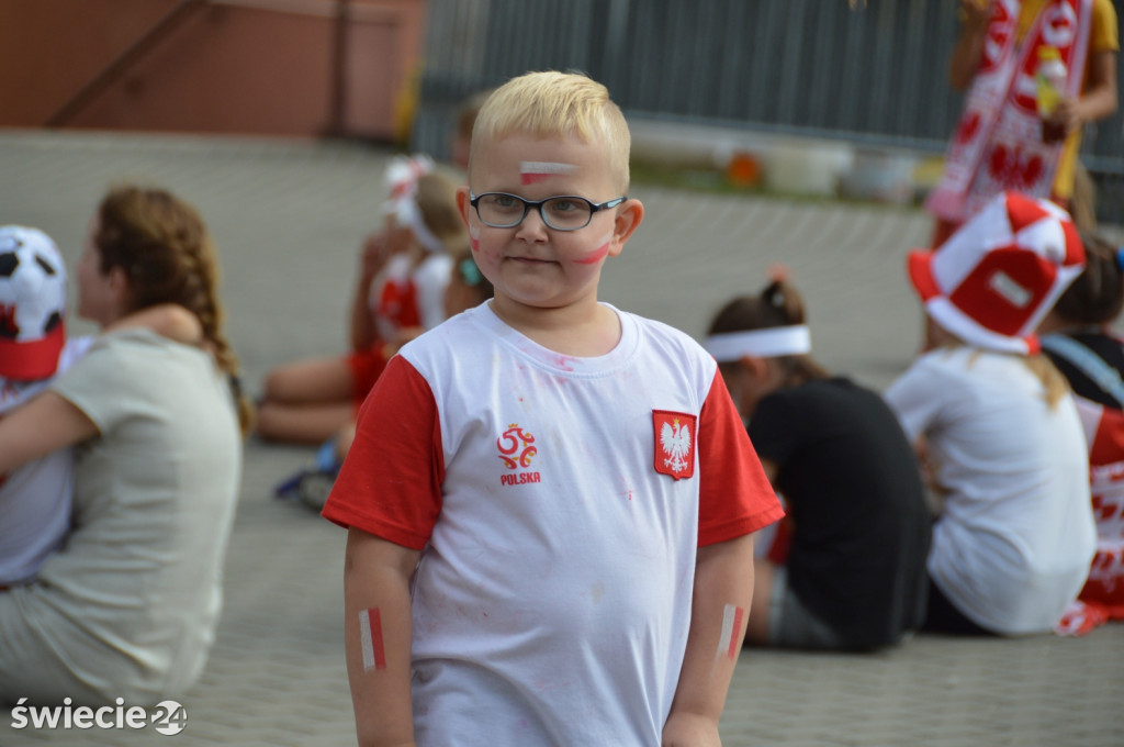 Tłum kibiców zawiedziony grą Polaków