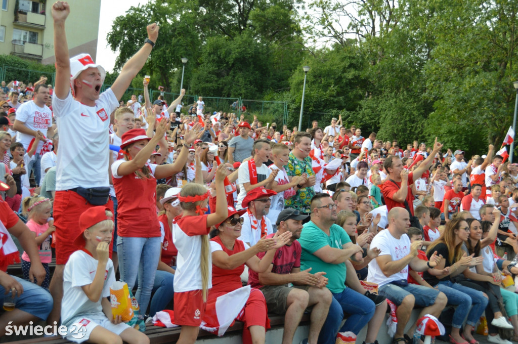 Tłum kibiców zawiedziony grą Polaków