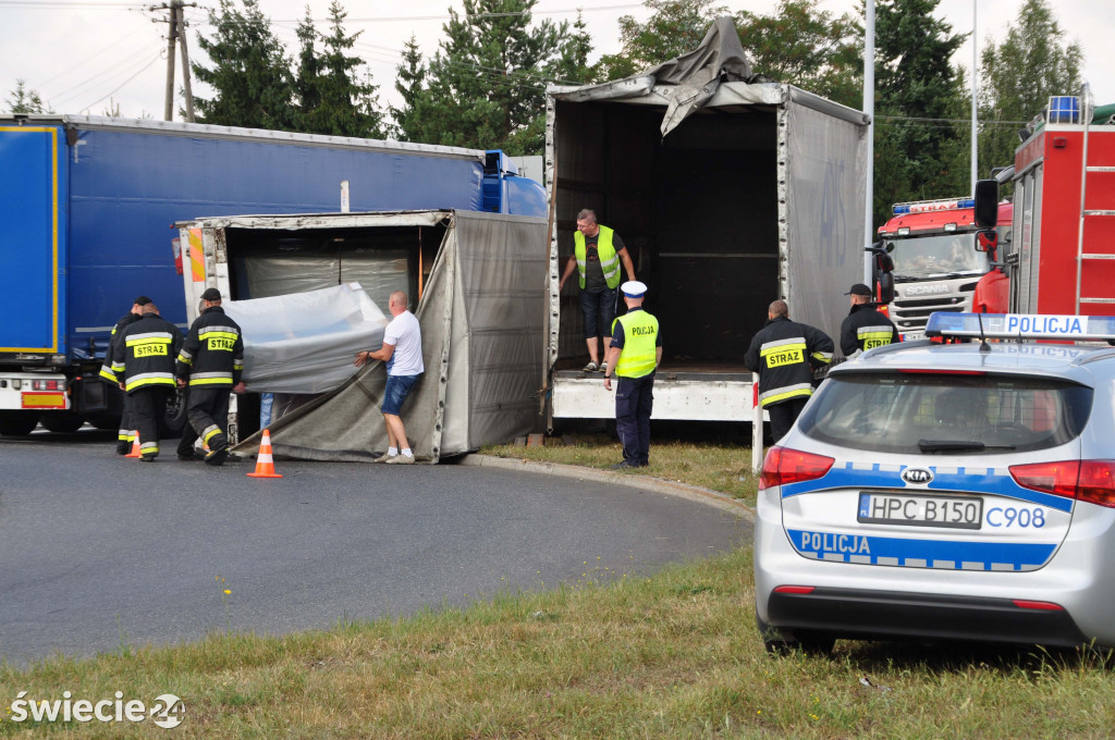 Przewrócony dostawczak w Dolnej Grupie
