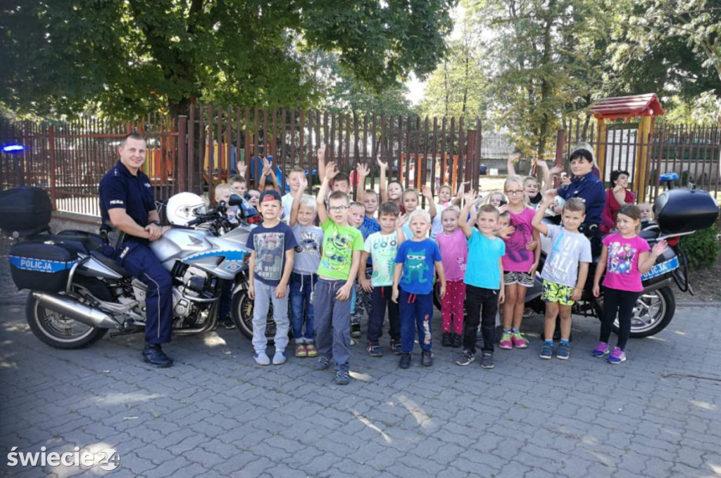 Zagadkowe spotkanie z policją