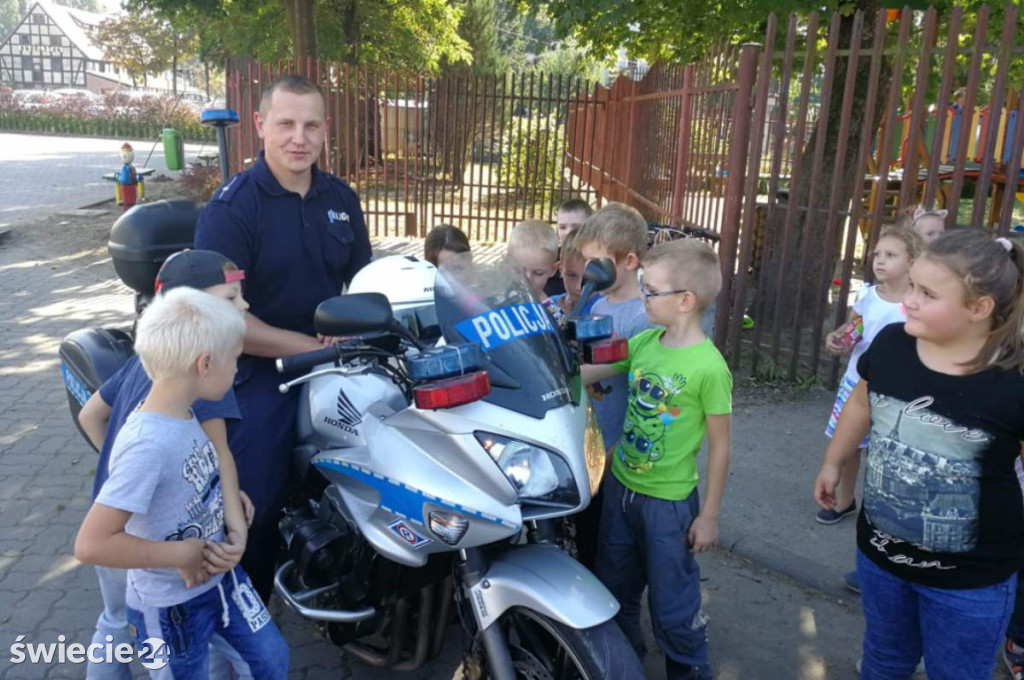 Zagadkowe spotkanie z policją