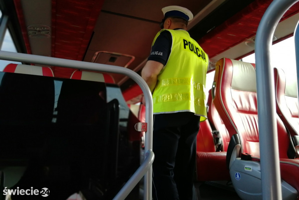 Groźny wypadek z udziałem autobusu