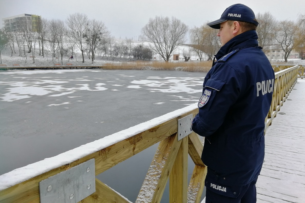 Uważaj by nie załamał się pod tobą lód
