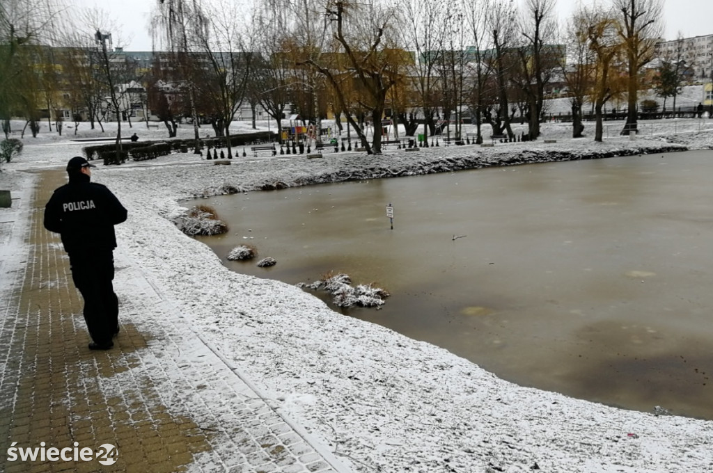 Uważaj by nie załamał się pod tobą lód