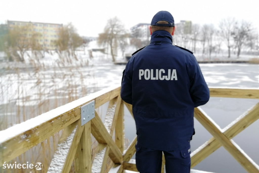 Uważaj by nie załamał się pod tobą lód