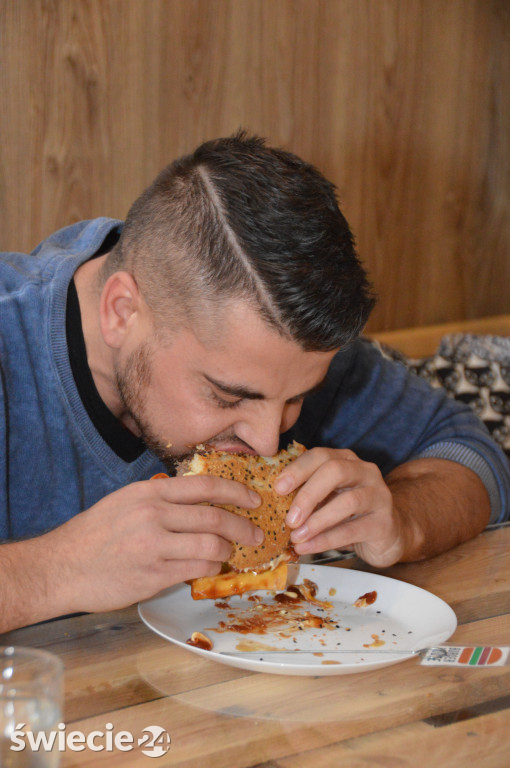 Czas na finał - do zjedzenia 3,5 kg burger!