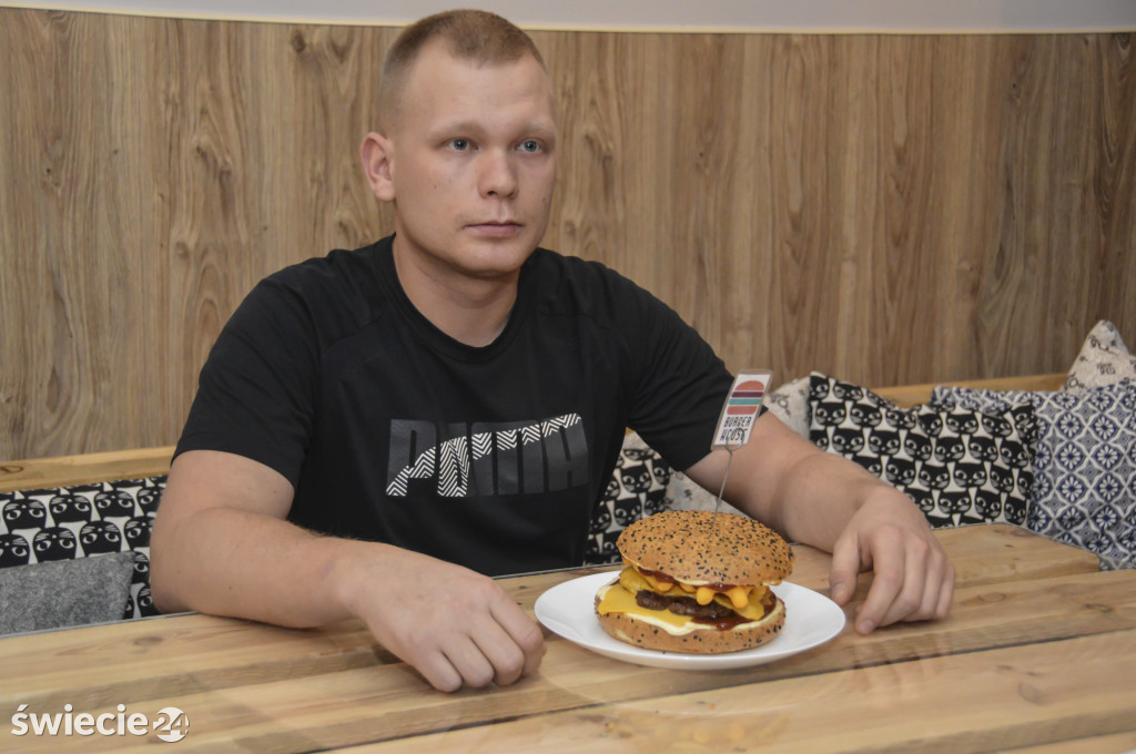 Czas na finał - do zjedzenia 3,5 kg burger!