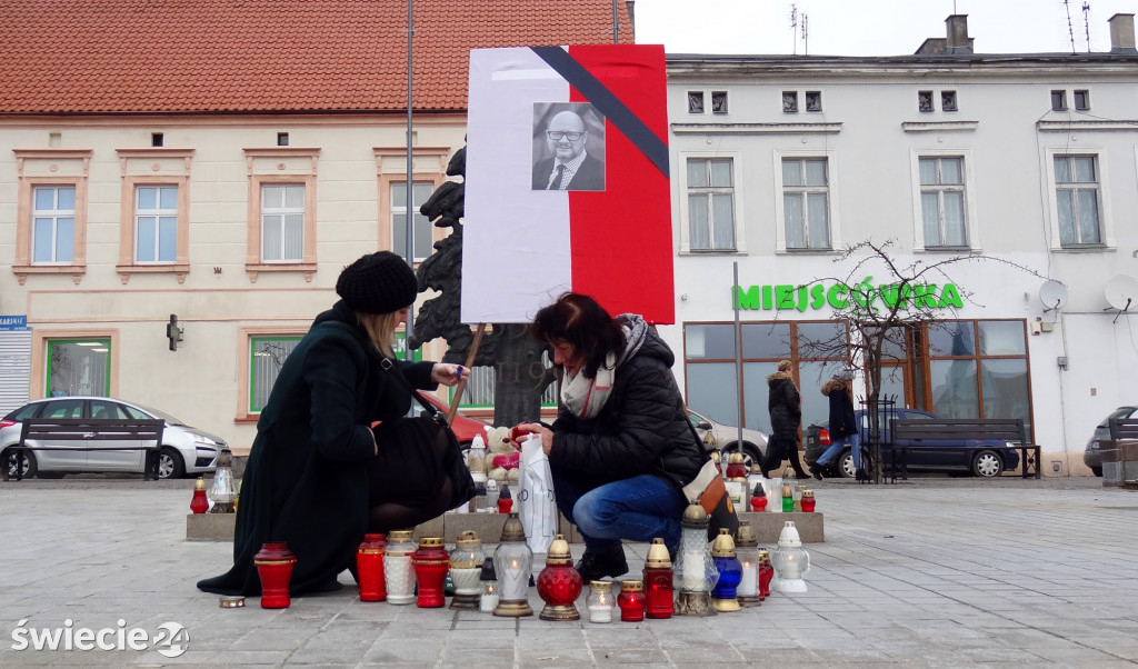 Świecianie upamiętnili Adamowicza
