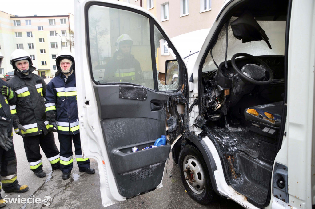 Paliło się w kabinie dostawczaka