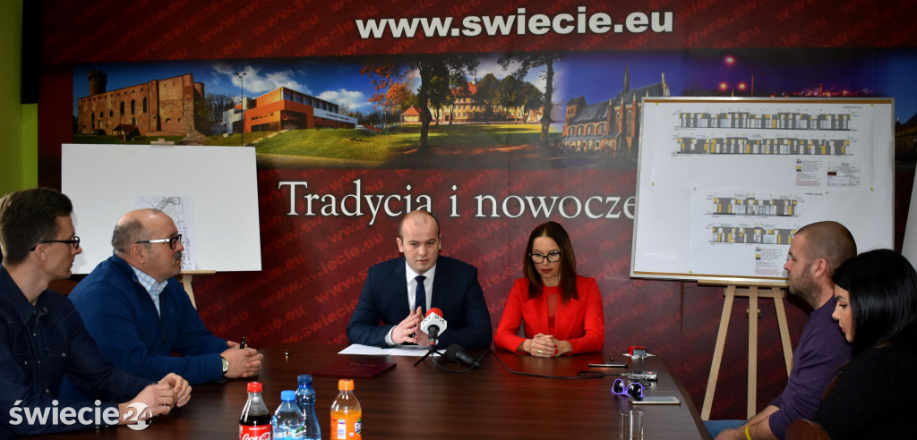 Podpisanie umowy na budowę żłobka