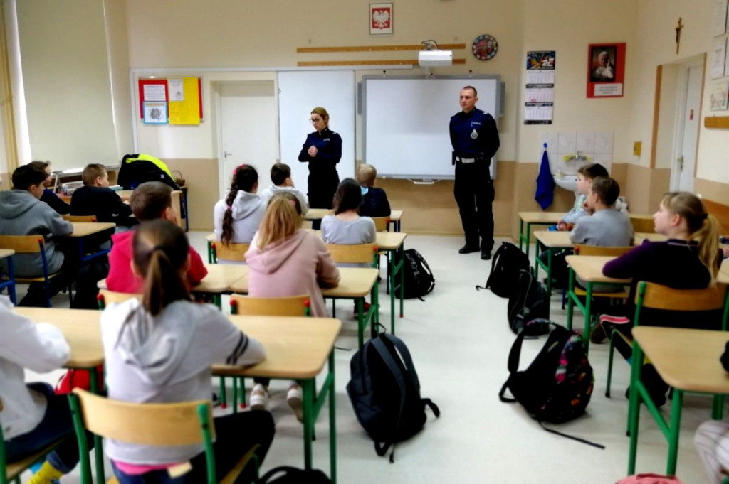 Spotkanie z policjantami w Grucznie