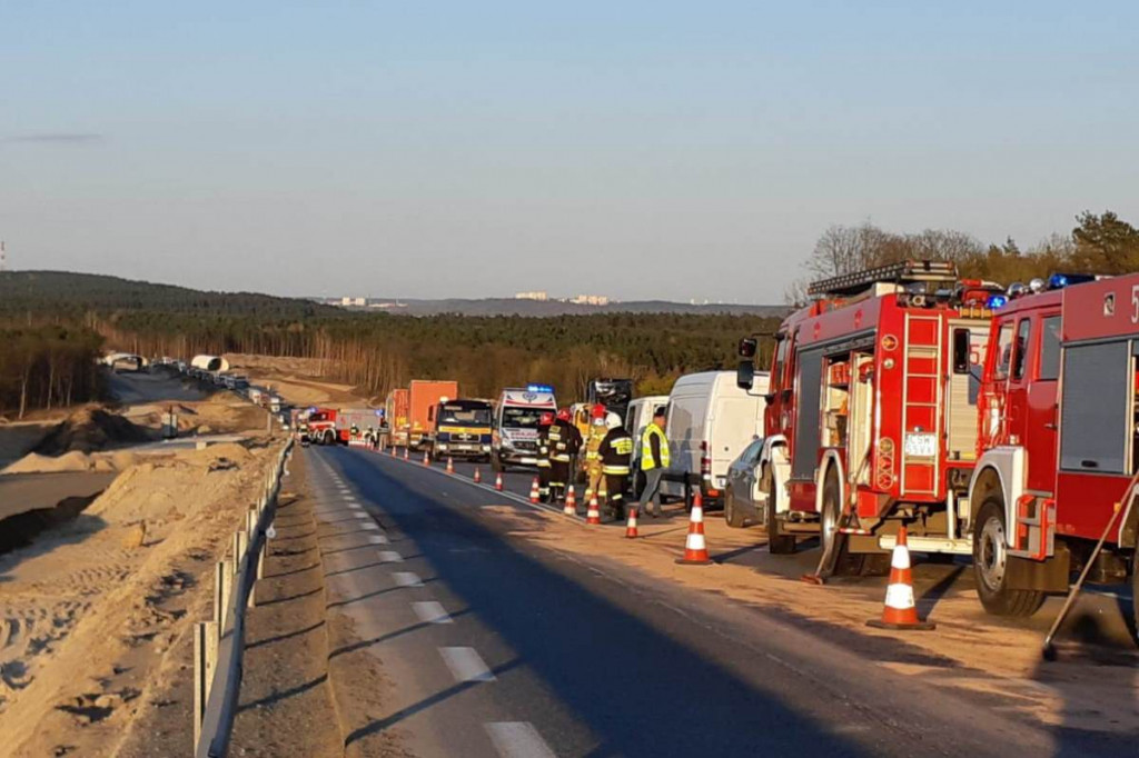 Sześć aut rozbitych w Świętem