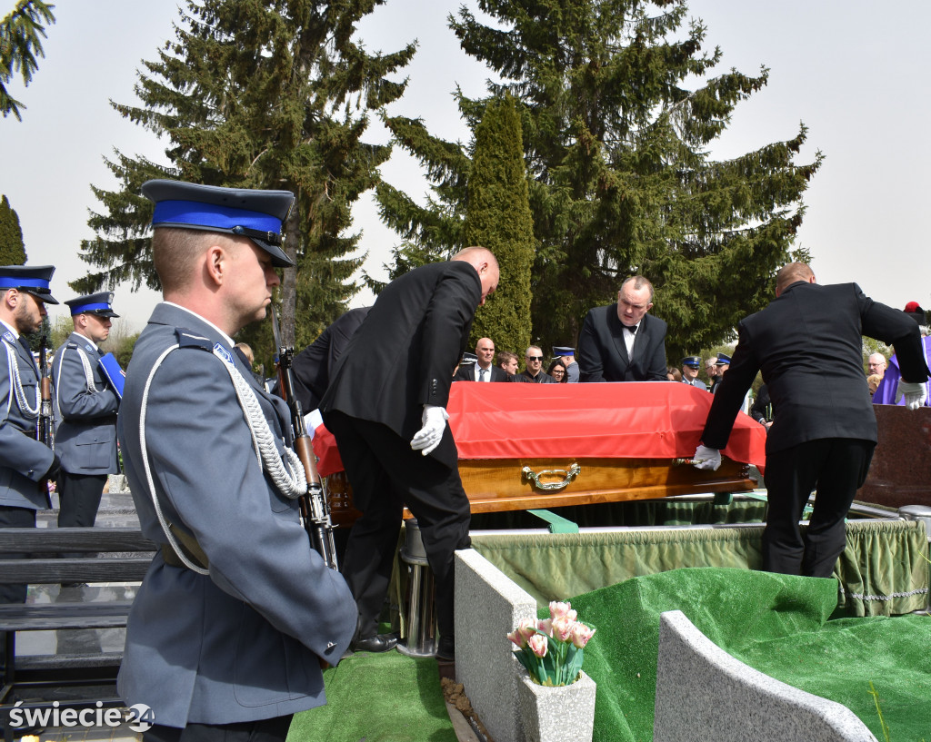 Z honorami pochowano policjanta