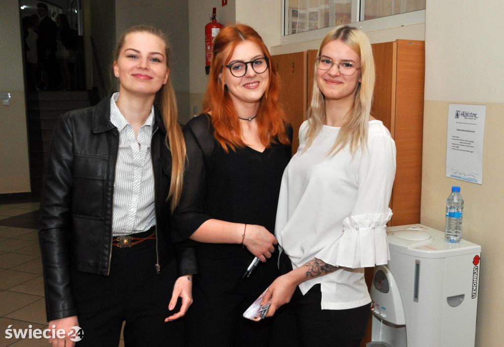 Trzeci dzień matur w czerwonym
